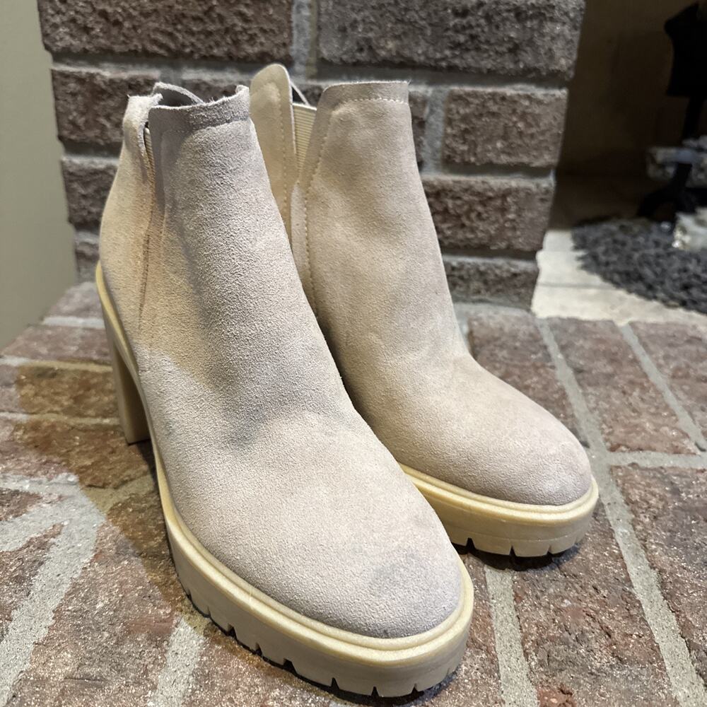 Dolce Vita Caster H2O Tan Suede Lug Sole Ankle Platform Boots Sz 10 chunky